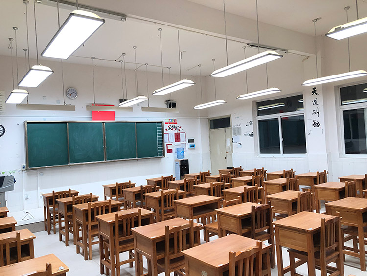 教室燈黑板燈LED護眼燈教室照明燈具校園照明燈具安裝標準（zhǔn）